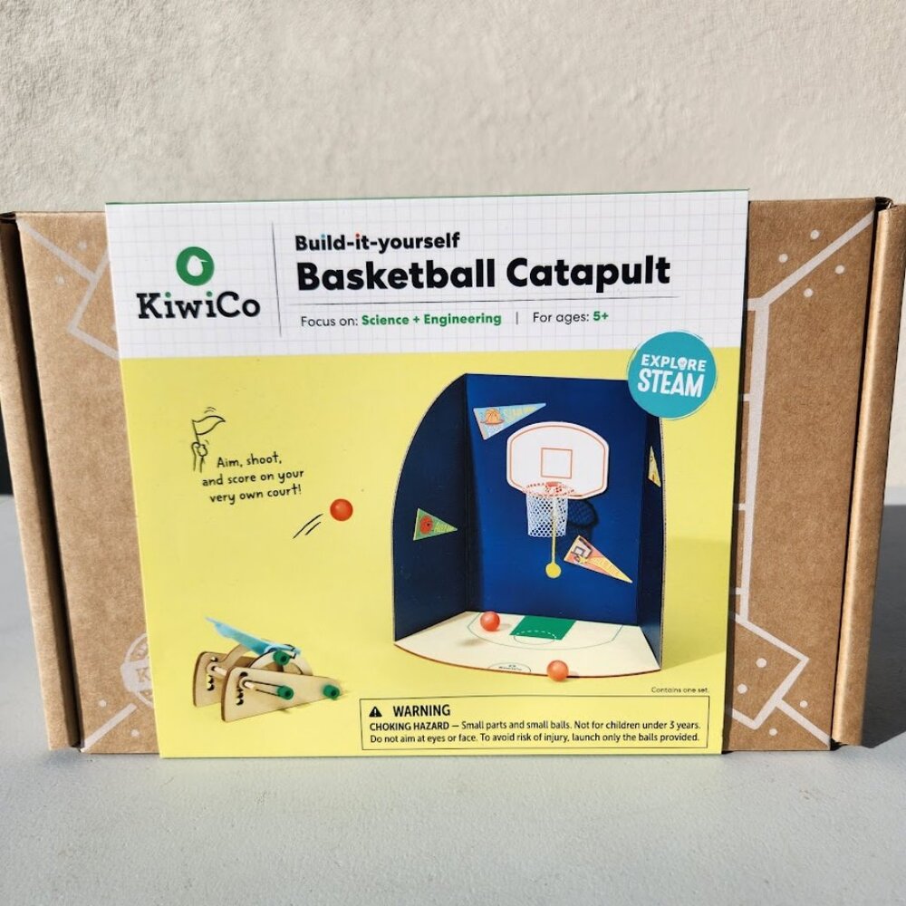 NEW KiwiCo. Kiwi Co. Basketball Catapult Arcade Toy Game Machine Physics Science